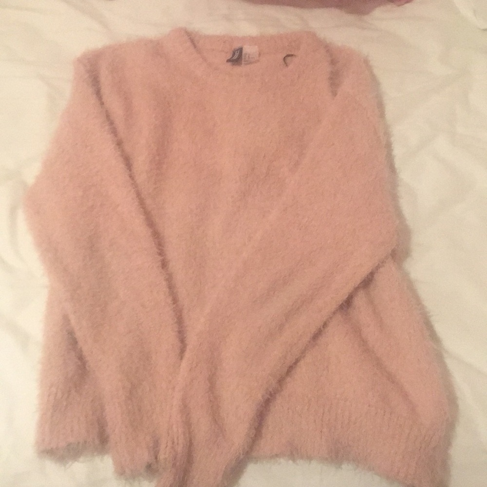 H&M H and M fuzzy cozy sweatshirt/sweater NWOT